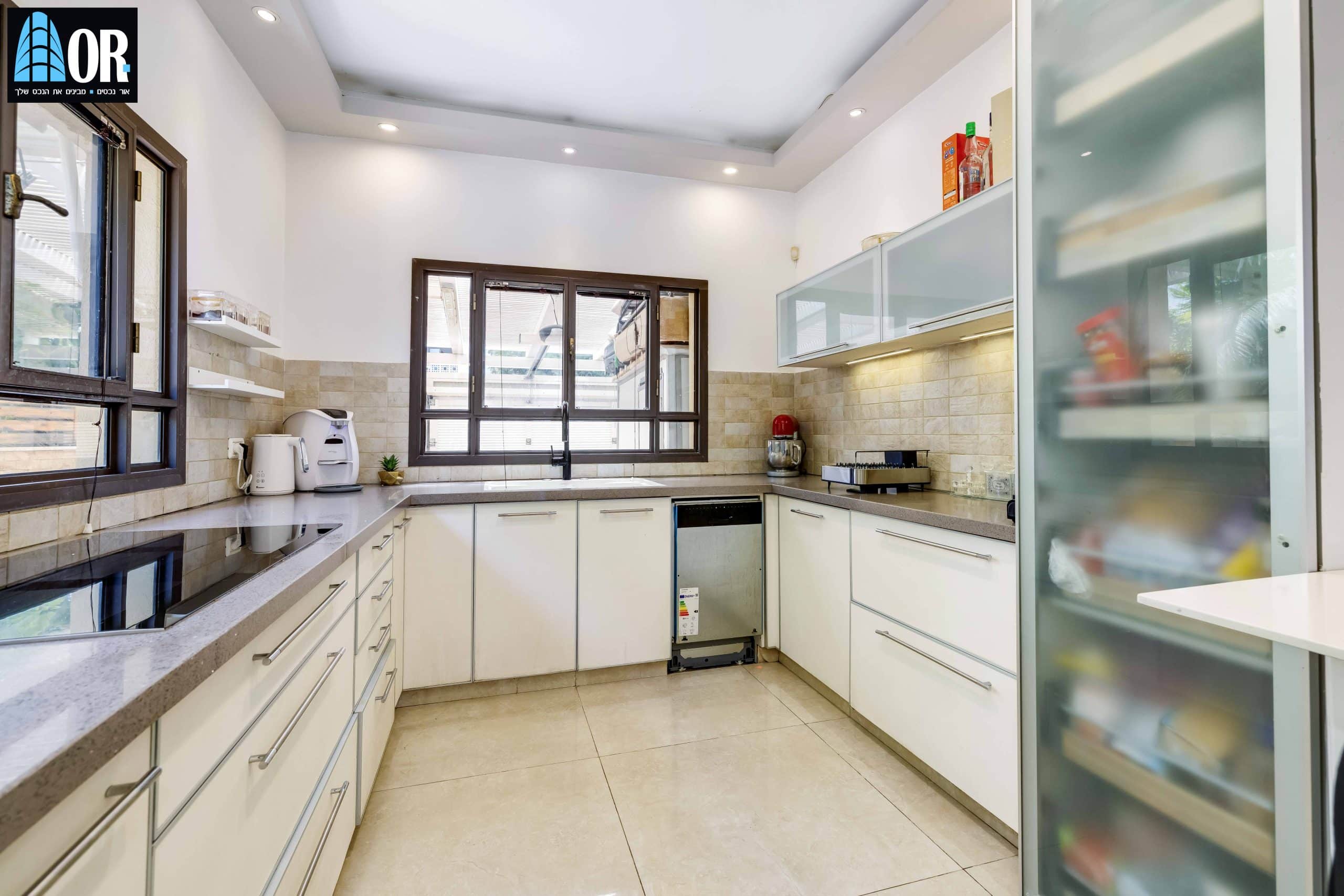 האבוקדו 18 יבנה (1)
